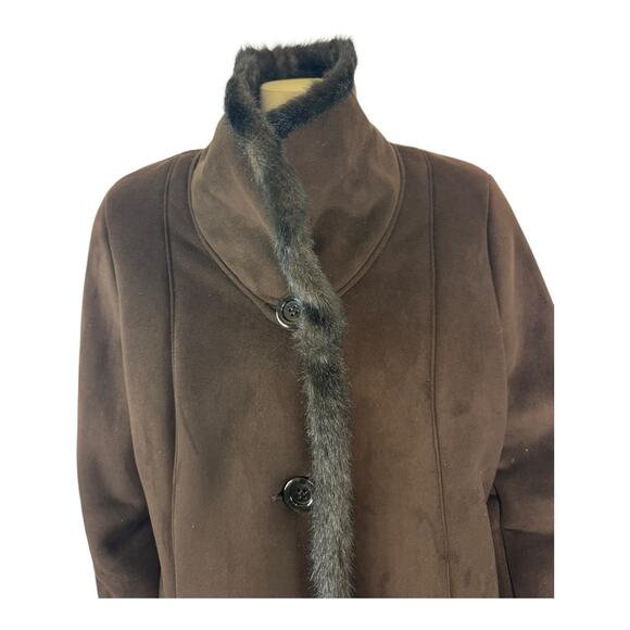 Vintage Jones New York's luxe style trimmed, faux fur long brown coat size large - Picture 4 of 17